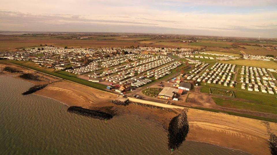 Caravan Beach Holiday Saint Osyth Exterior foto
