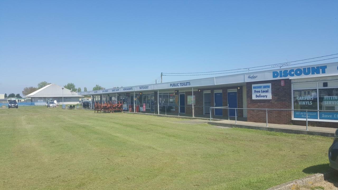 Caravan Beach Holiday Saint Osyth Exterior foto
