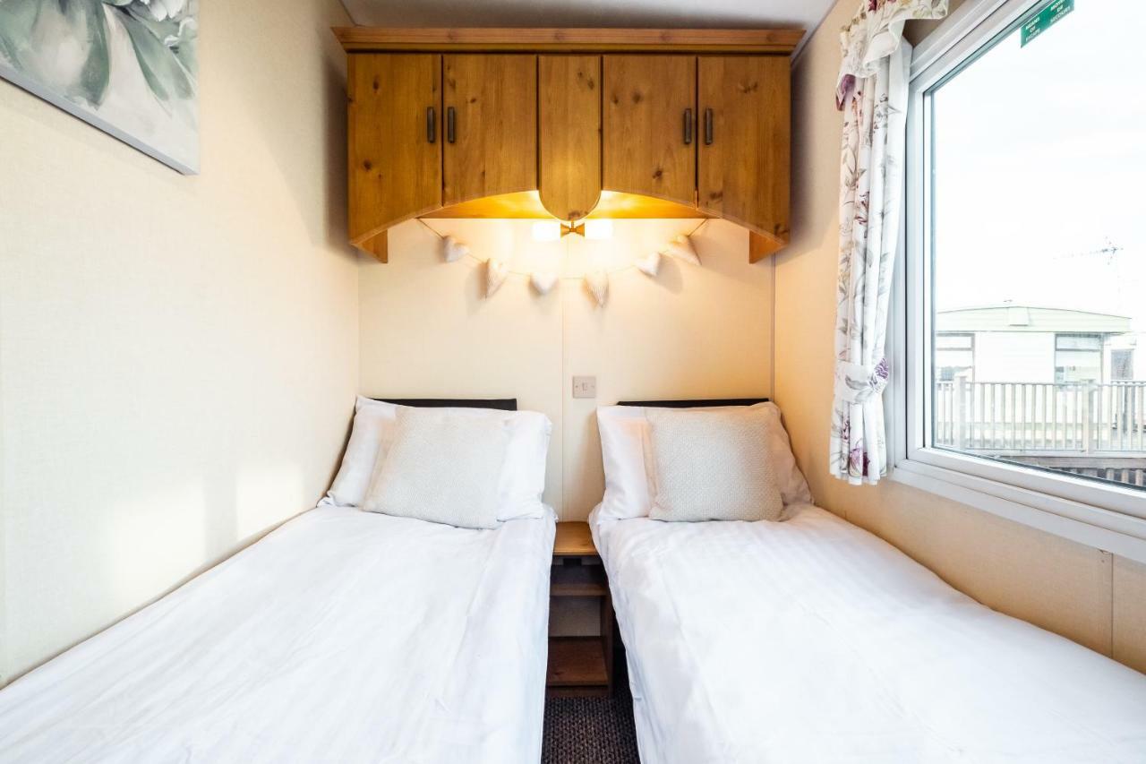 Caravan Beach Holiday Saint Osyth Exterior foto