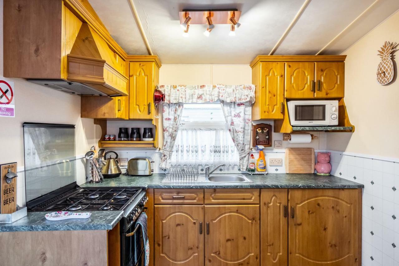 Caravan Beach Holiday Saint Osyth Exterior foto
