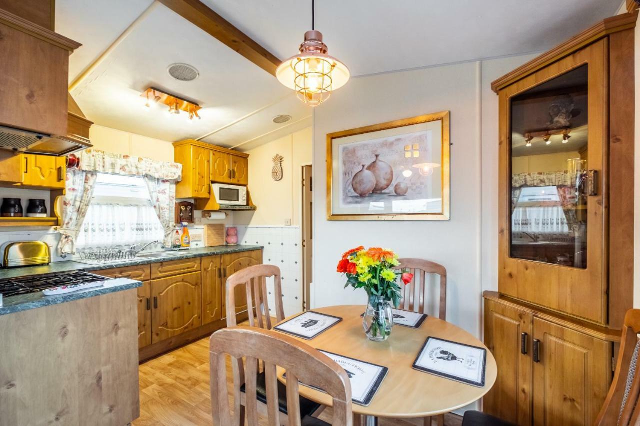 Caravan Beach Holiday Saint Osyth Exterior foto