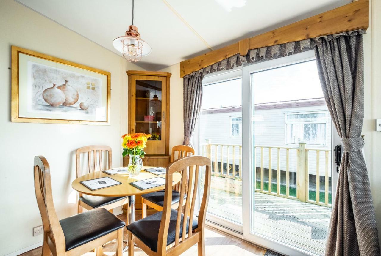 Caravan Beach Holiday Saint Osyth Exterior foto