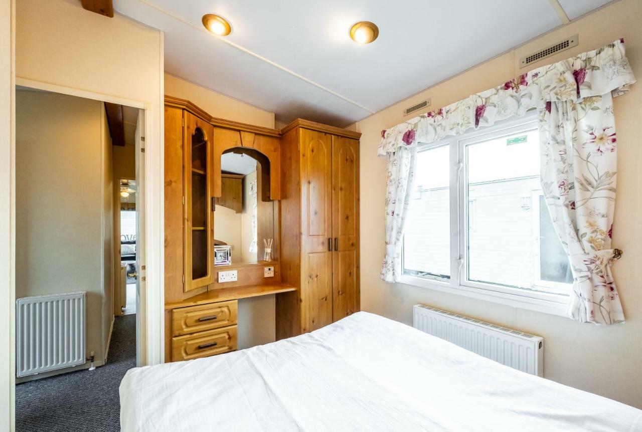 Caravan Beach Holiday Saint Osyth Exterior foto