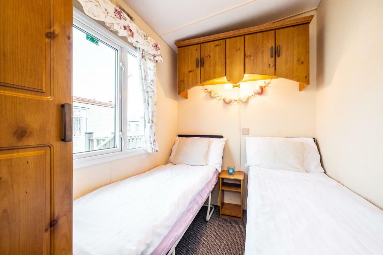 Caravan Beach Holiday Saint Osyth Exterior foto