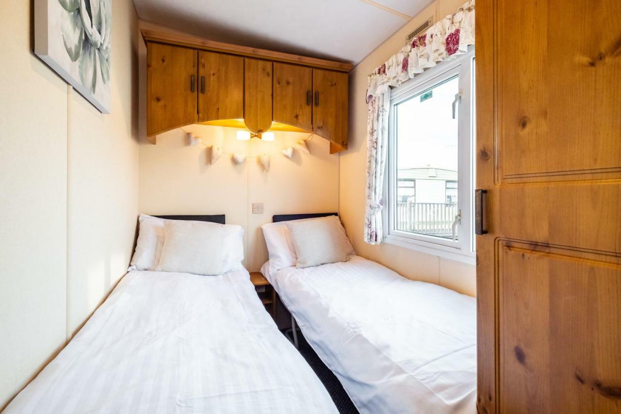 Caravan Beach Holiday Saint Osyth Exterior foto