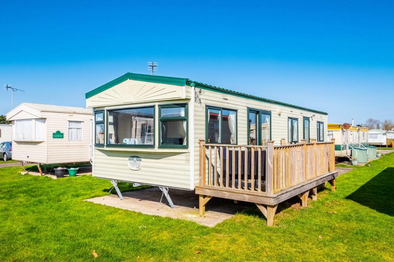 Caravan Beach Holiday Saint Osyth Exterior foto