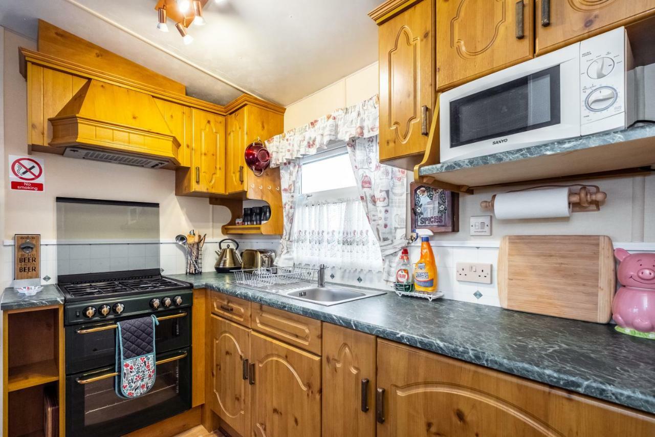 Caravan Beach Holiday Saint Osyth Exterior foto